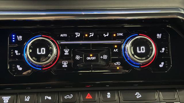 Used 2025 GMC Sierra 3500 Denali Ultimate AWD/4WD image 18
