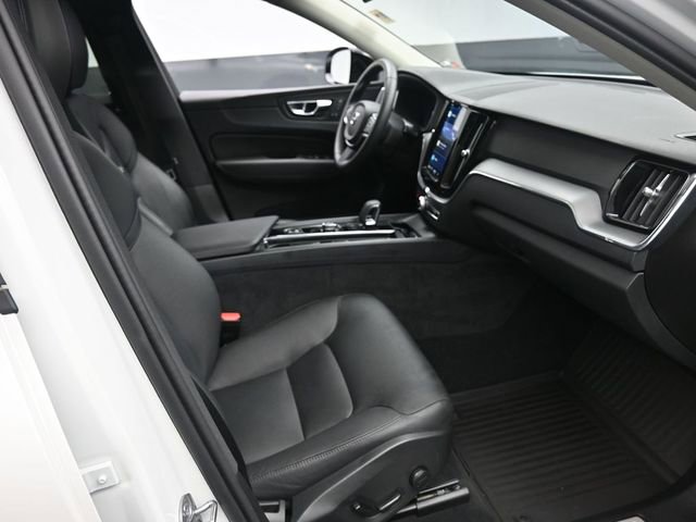Used 2024 Volvo XC60 B5 Core image 29