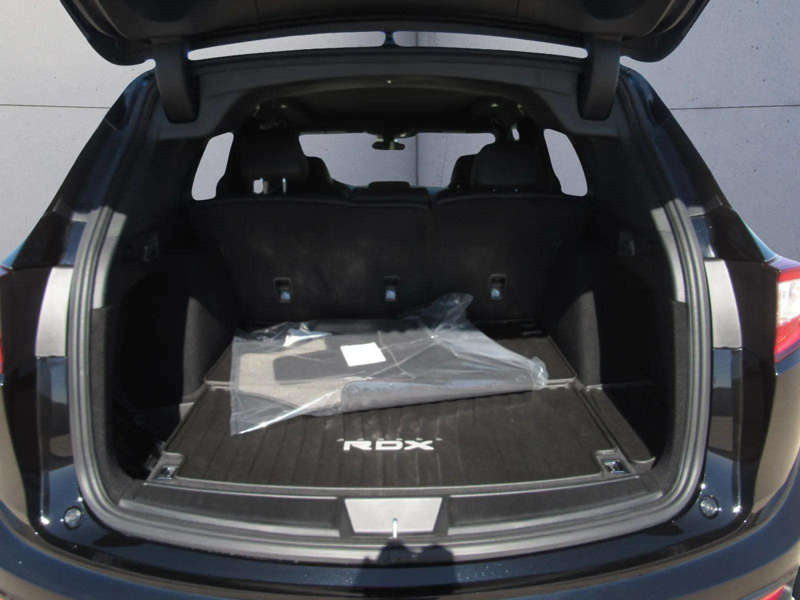 Used 2025 Acura RDX SH-AWD image 13