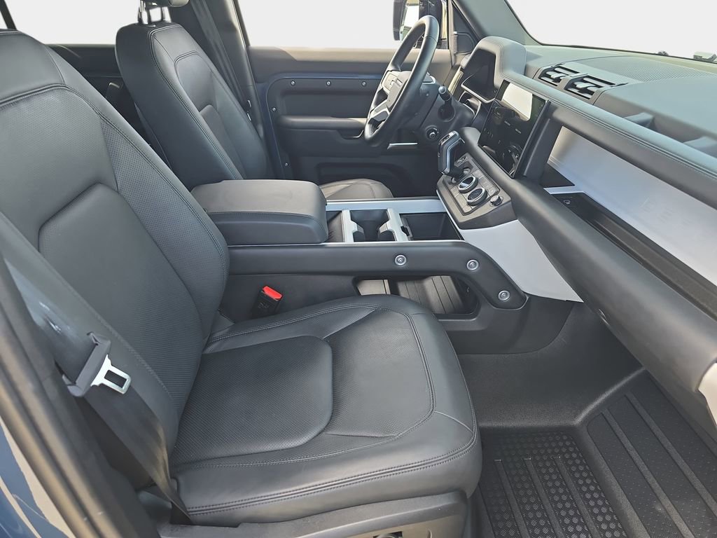 Used 2025 Land Rover Defender 110 S image 10