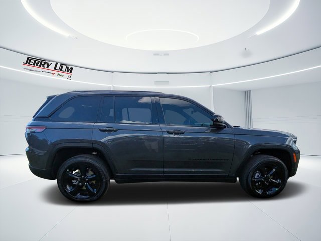 New 2025 Jeep Grand Cherokee Altitude image 2