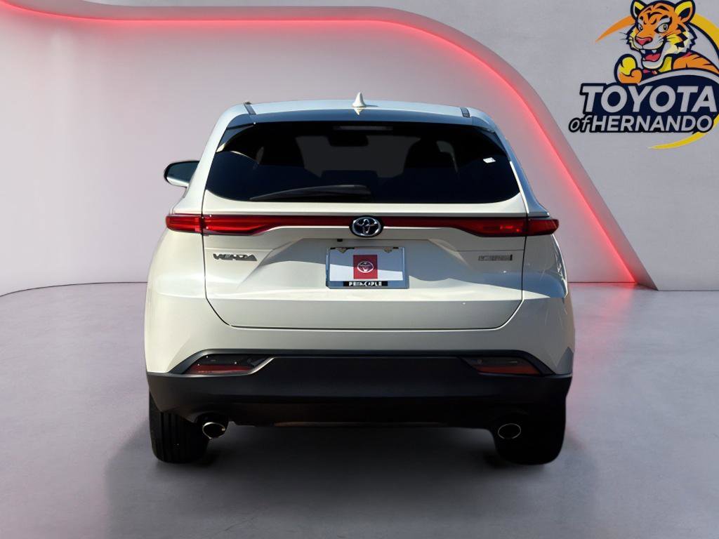 Used 2022 Toyota Venza LE image 6