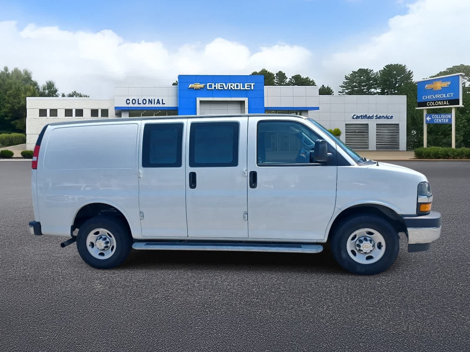 Used 2024 Chevrolet Express 2500 w/ Driver Convenience Package RWD image 3