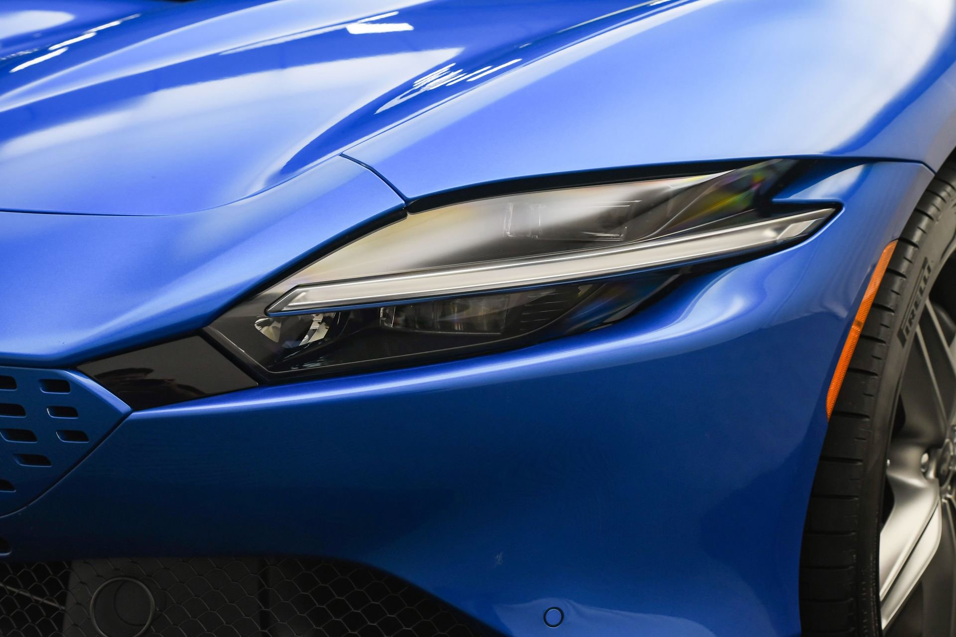 Used 2025 Ferrari Roma Spider image 31