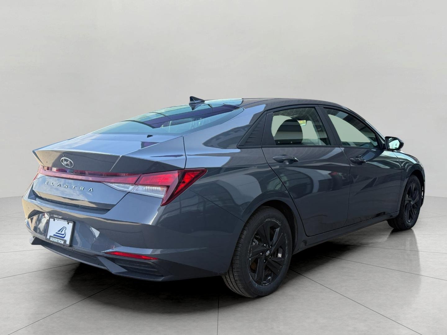 Used 2023 Hyundai Elantra SEL w/ Cargo Package image 13