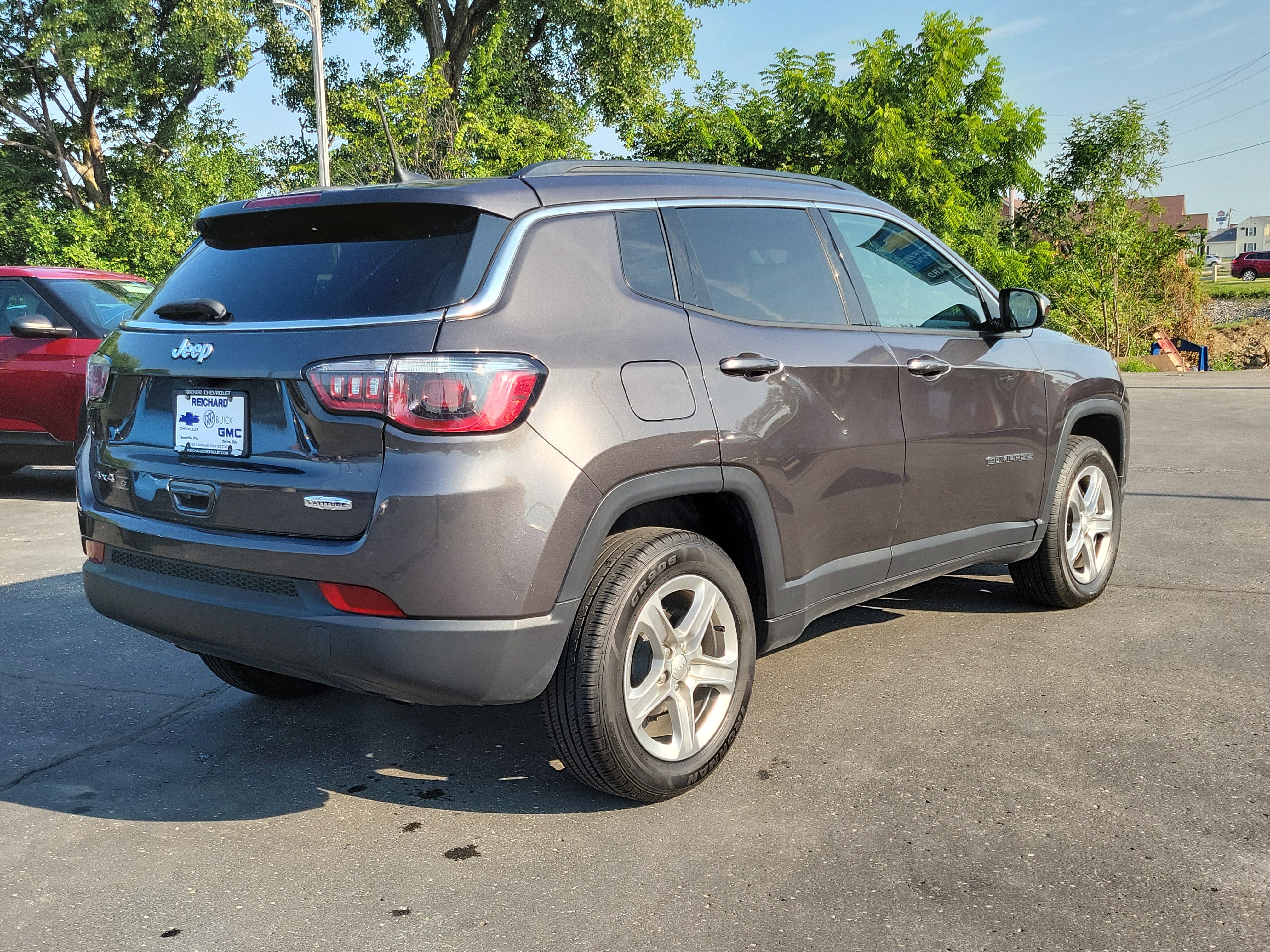Used 2024 Jeep Compass Latitude AWD/4WD image 4