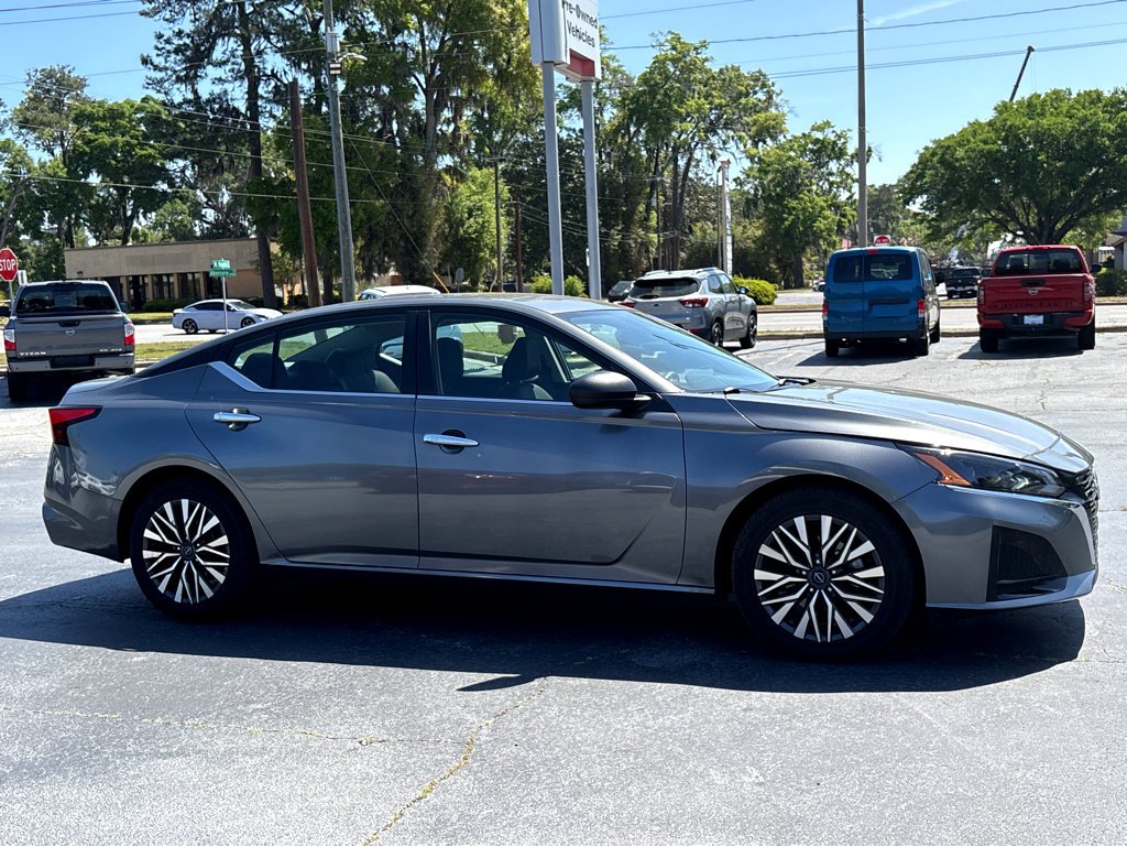 Used 2024 Nissan Altima 2.5 SV FWD image 22