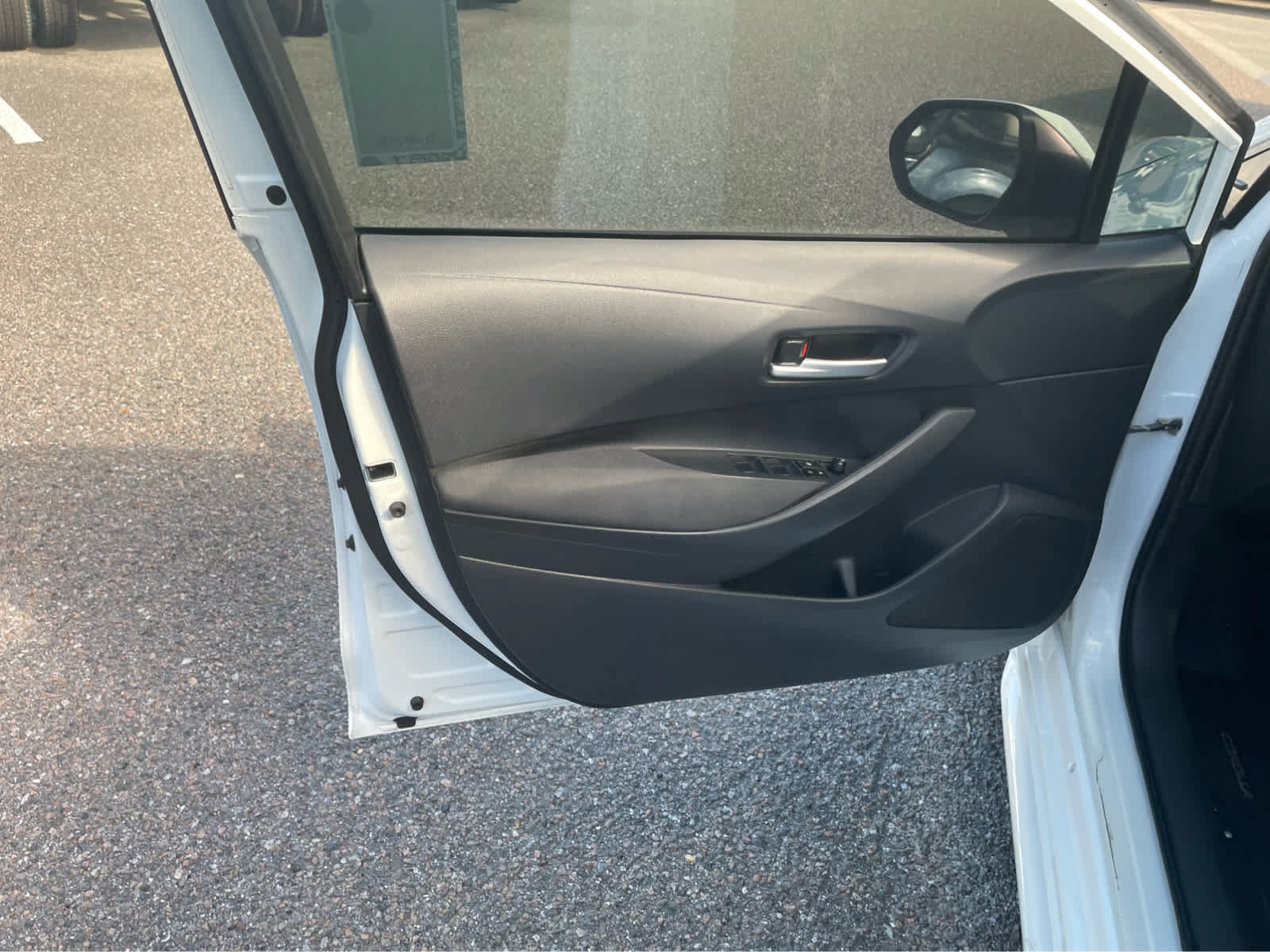 Used 2021 Toyota Corolla LE FWD image 10