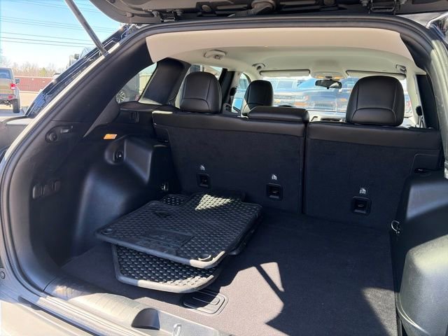 Used 2020 Jeep Cherokee Latitude Plus w/ Cold Weather Group FWD image 31