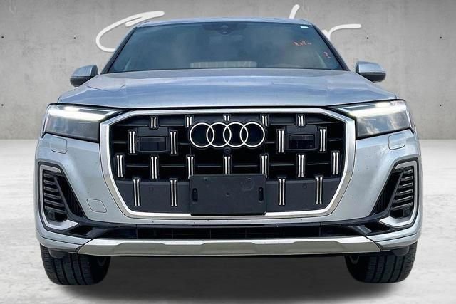 Used 2025 Audi Q7 3.0T Premium Plus AWD/4WD image 2