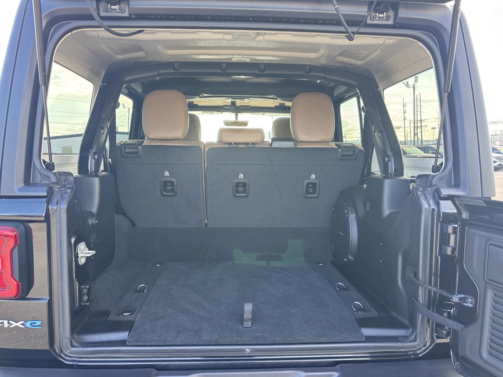 Used 2023 Jeep Wrangler Unlimited Sahara w/ Cold Weather Group image 20