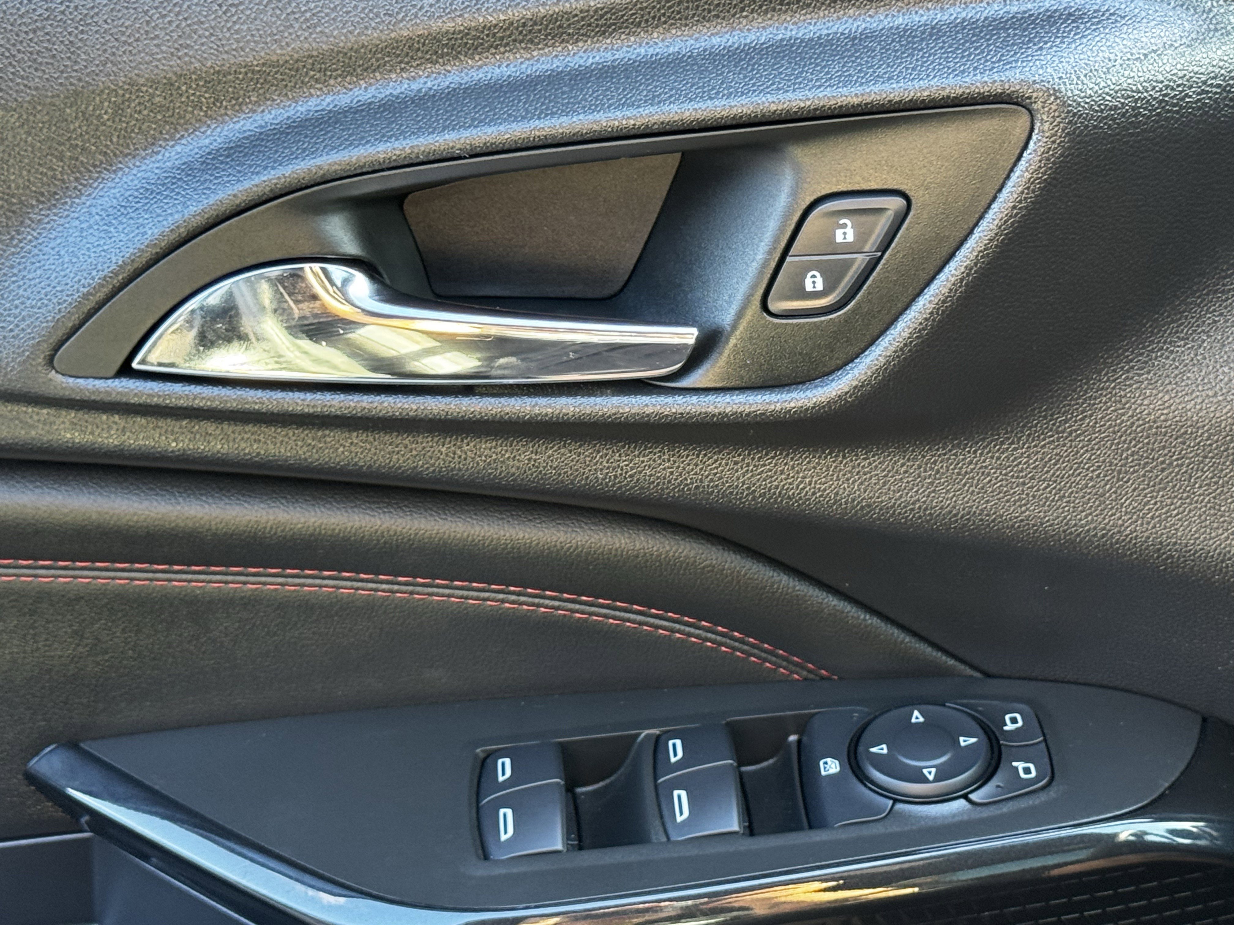 Used 2025 Chevrolet Trax RS w/ Driver Confidence Package image 27