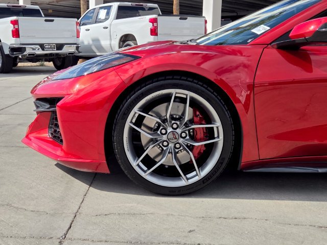 Used 2025 Chevrolet Corvette Z06 RWD image 9