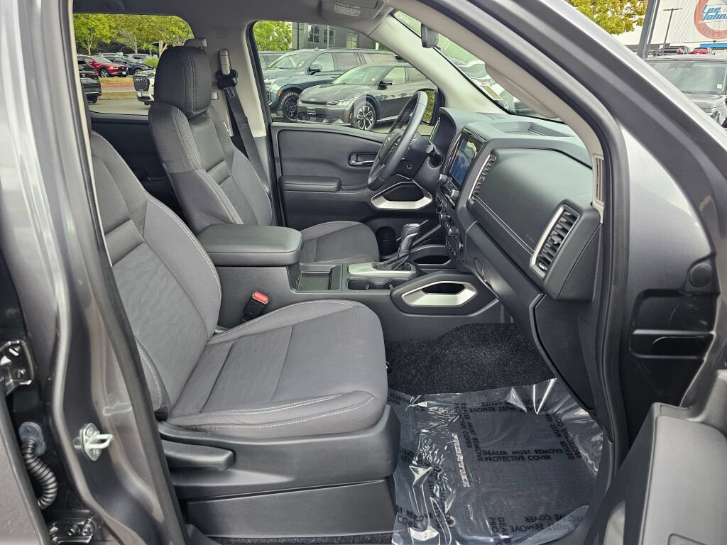 Used 2022 Nissan Frontier SV AWD/4WD image 28