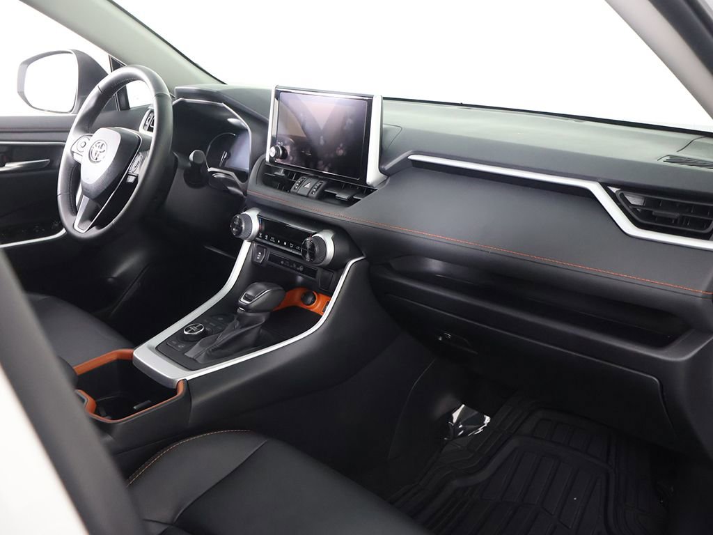 Used 2024 Toyota RAV4 Adventure image 25