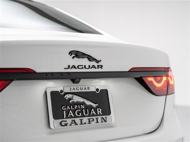 Certified 2024 Jaguar XF R-Dynamic SE image 32