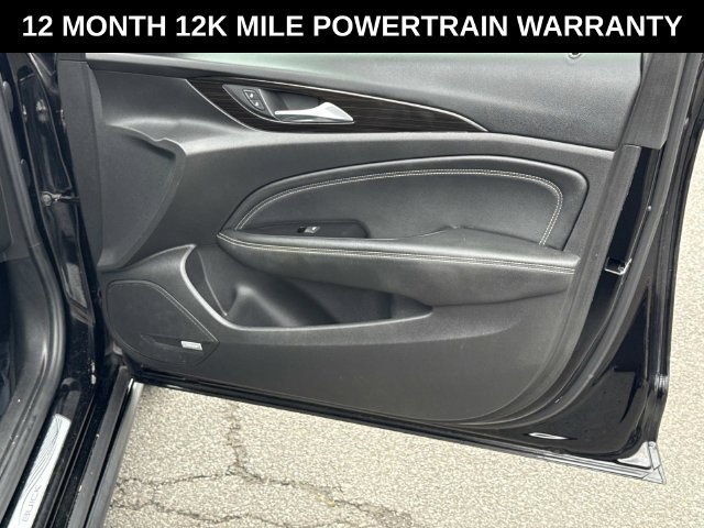 Used 2018 Buick Regal Essence w/ Sights and Sounds Package AWD/4WD image 8