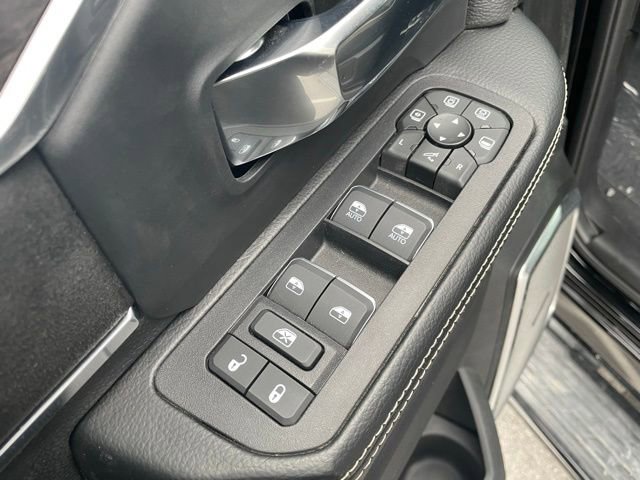 New 2026 RAM 2500 Laramie AWD/4WD image 13