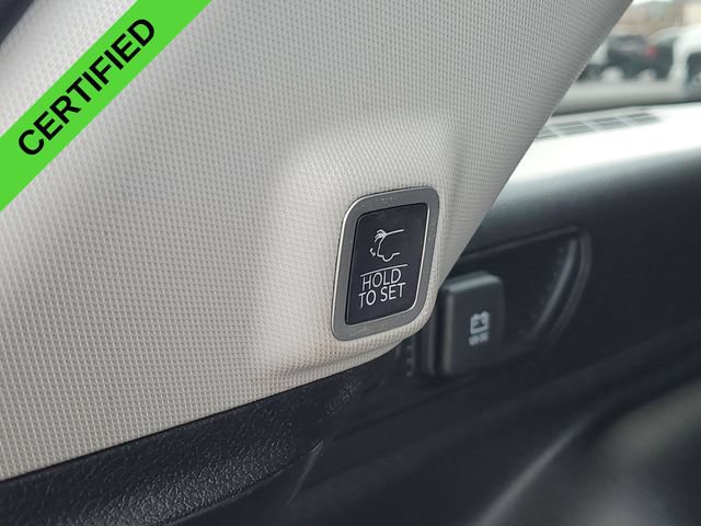 Used 2023 Jeep Grand Cherokee Laredo w/ Luxury Tech Group I AWD/4WD image 31