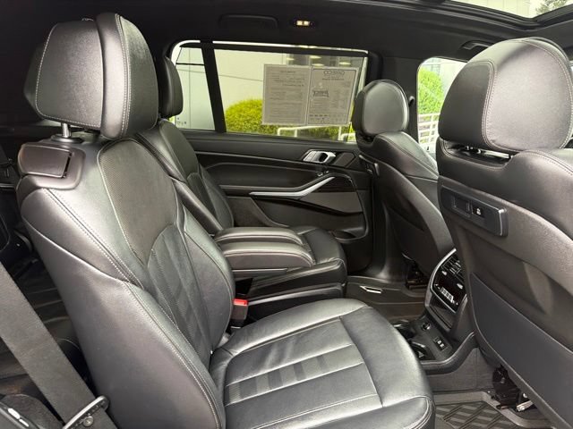 Used 2020 BMW X7 xDrive40i w/ M Sport Package AWD/4WD image 15