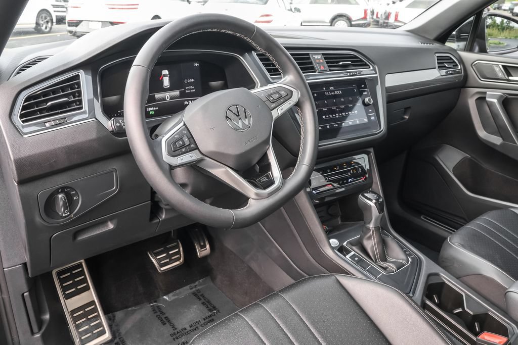 Used 2023 Volkswagen Tiguan SE R-Line FWD image 5