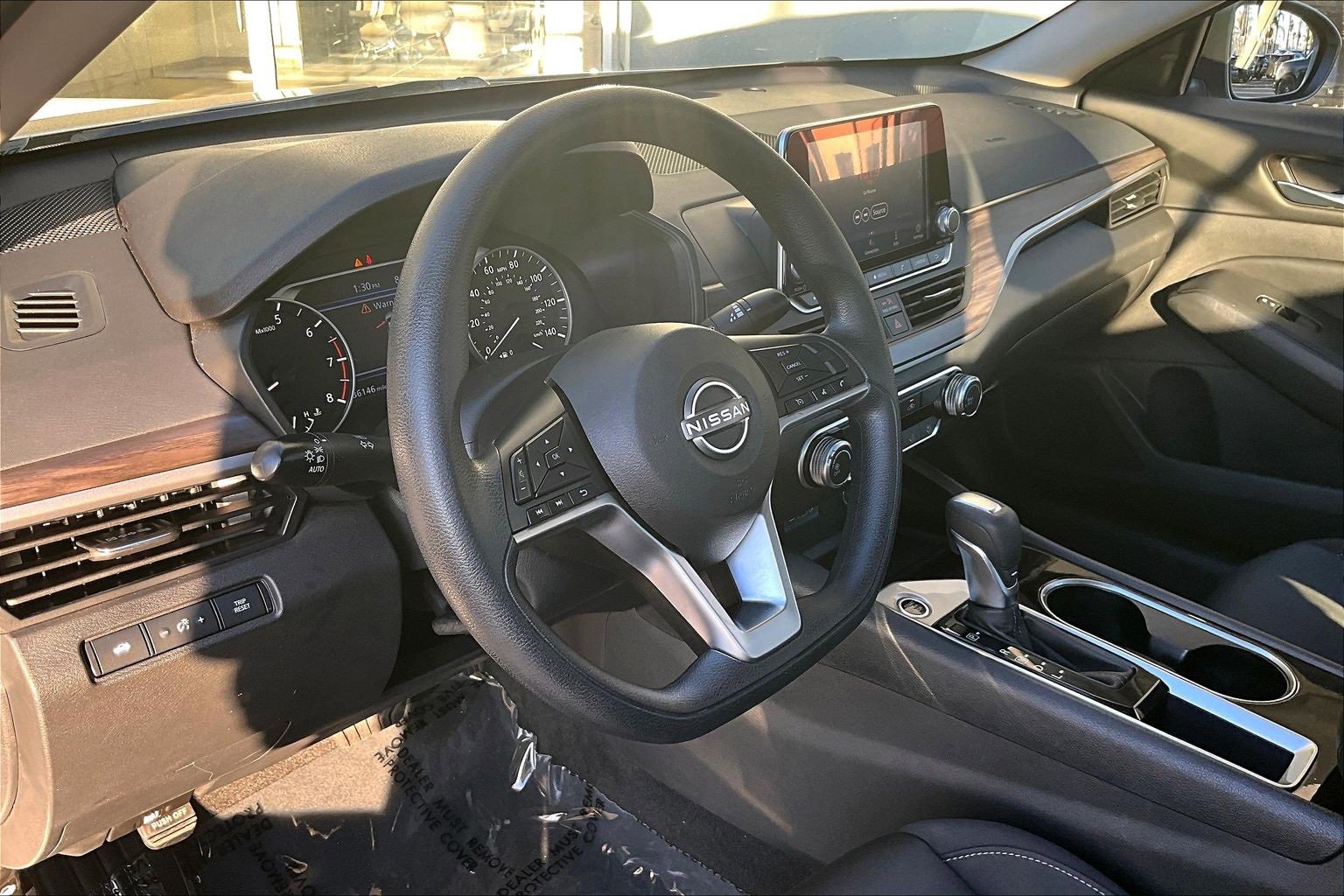 Used 2024 Nissan Altima 2.5 SV image 14