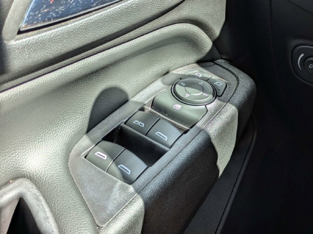 Used 2020 Chevrolet Equinox LT FWD image 35