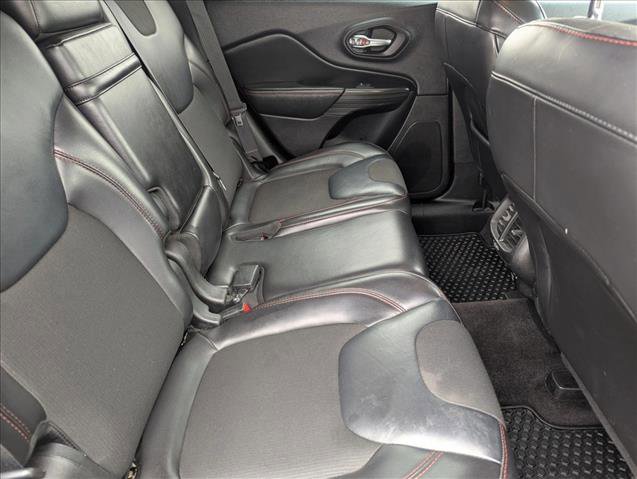 Used 2017 Jeep Cherokee Trailhawk image 19