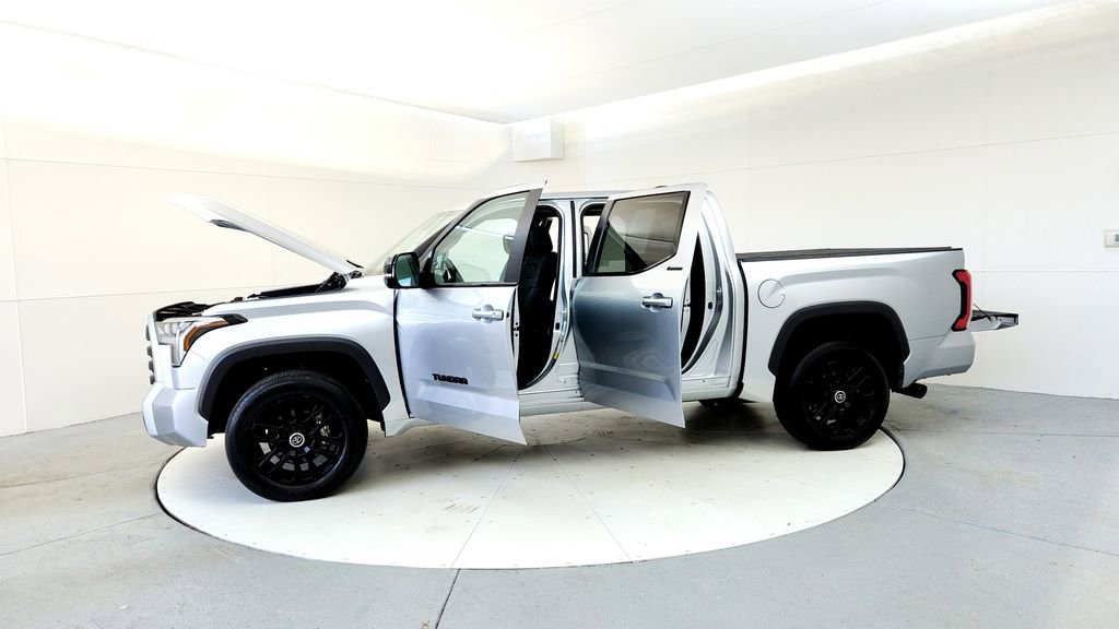 Used 2024 Toyota Tundra Limited AWD/4WD image 10