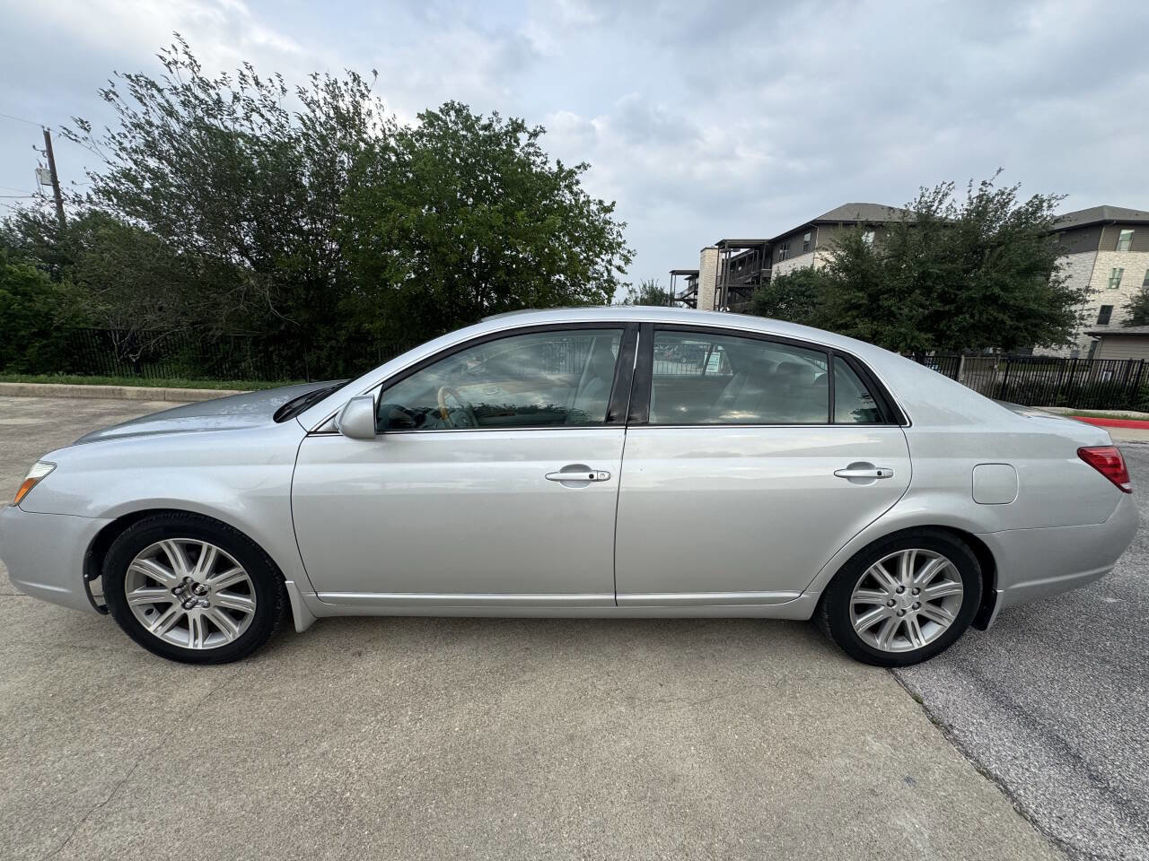 Used 2006 Toyota Avalon Limited FWD image 4