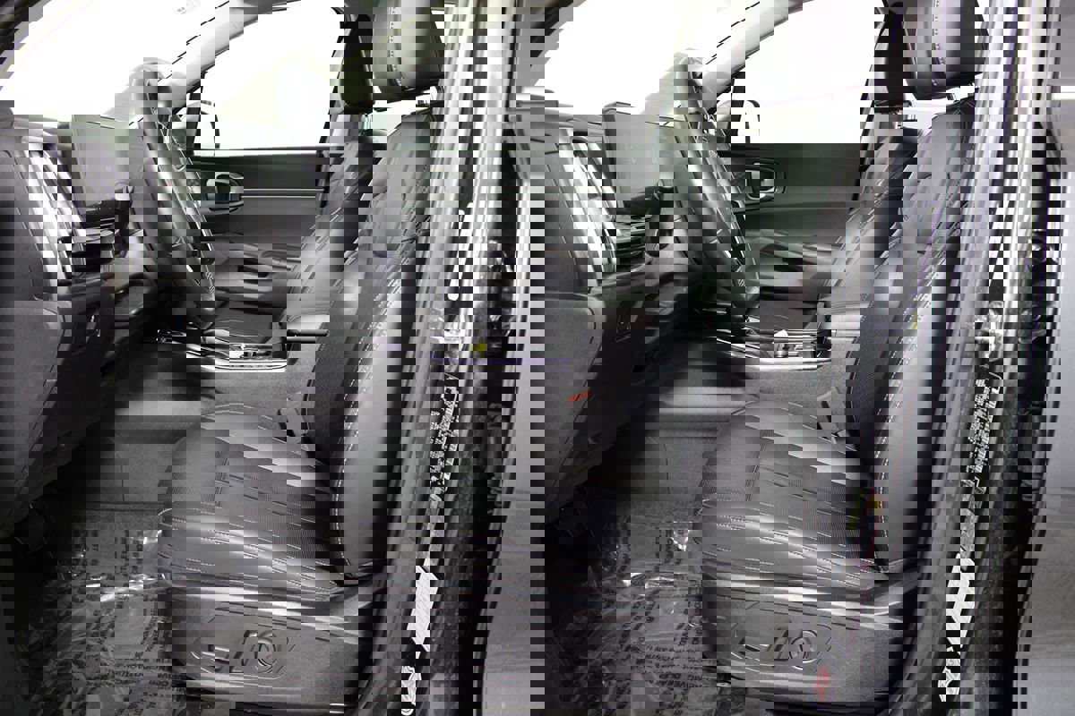 Used 2024 Kia Sorento S image 8