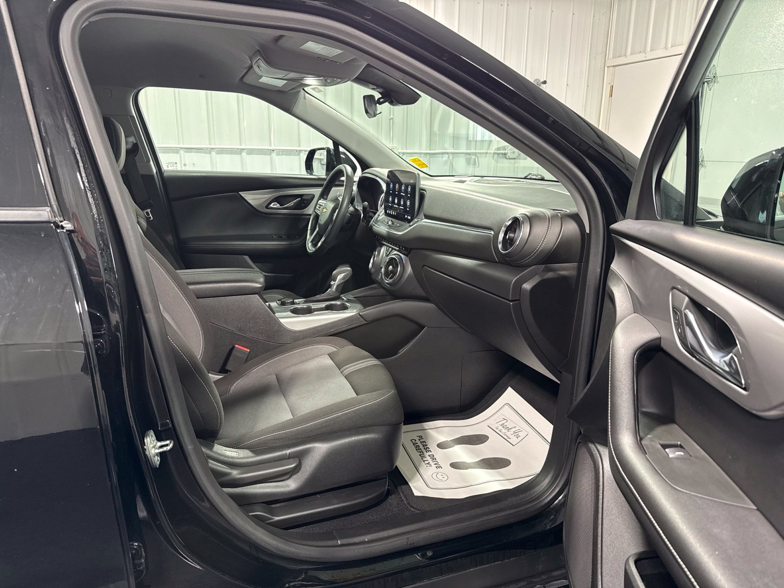 Used 2025 Chevrolet Blazer LT AWD/4WD image 12