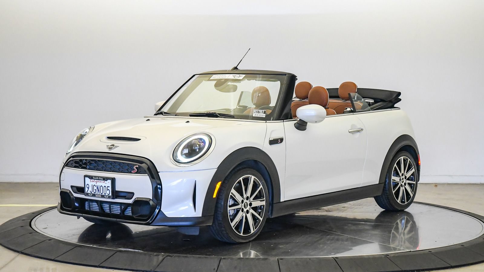 Certified 2024 MINI Cooper S w/ Signature Upholstery Package FWD image 32