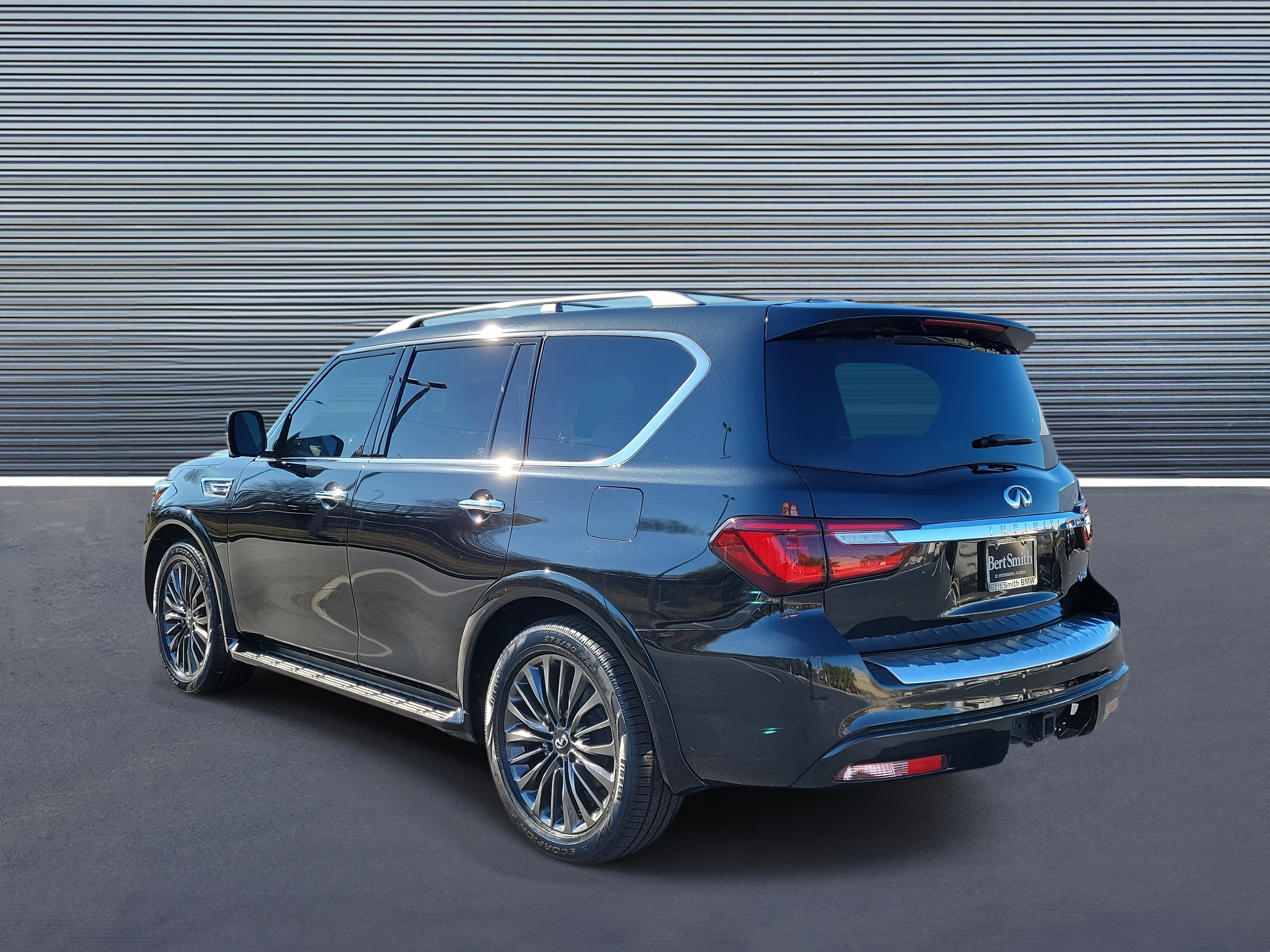 Used 2023 INFINITI QX80 Sensory w/ Cargo Package image 4