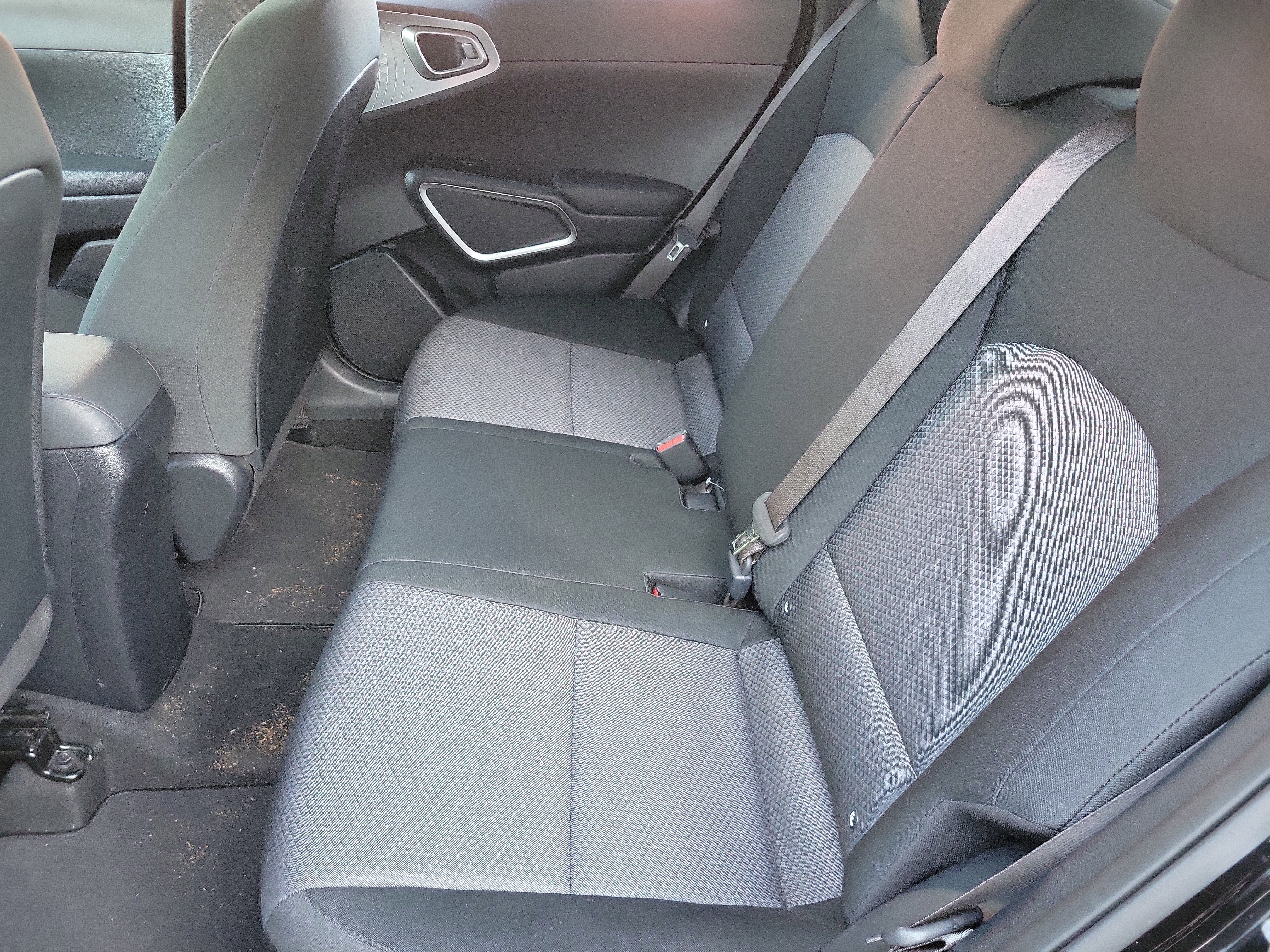 Used 2023 Kia Soul LX w/ LX Technology Package FWD image 12