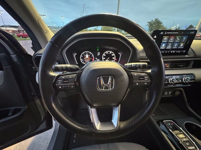 Used 2025 Honda Pilot Touring image 14