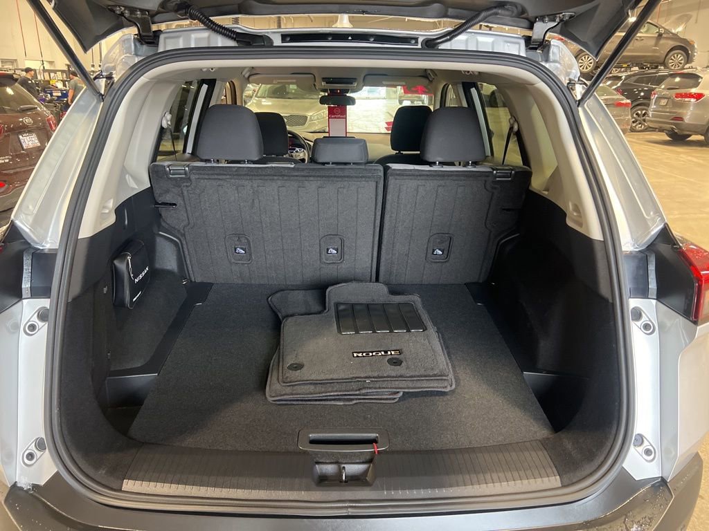Certified 2023 Nissan Rogue SV image 11