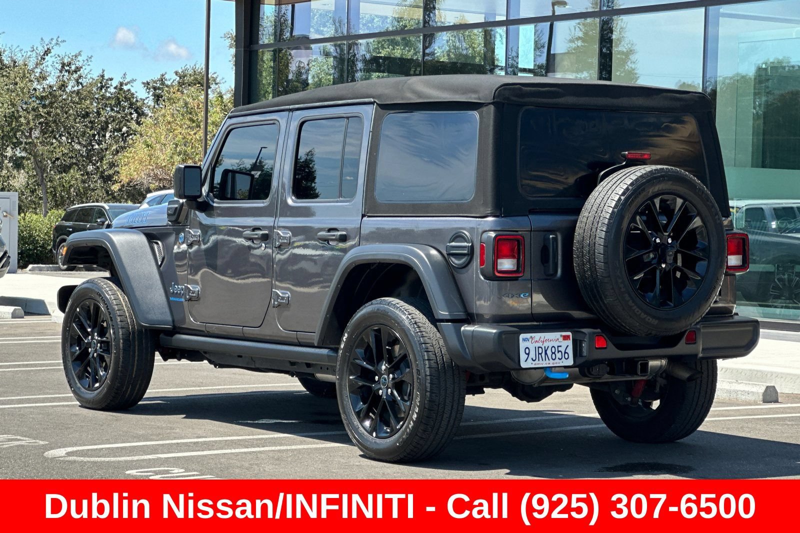 Used 2024 Jeep Wrangler Unlimited AWD/4WD image 6
