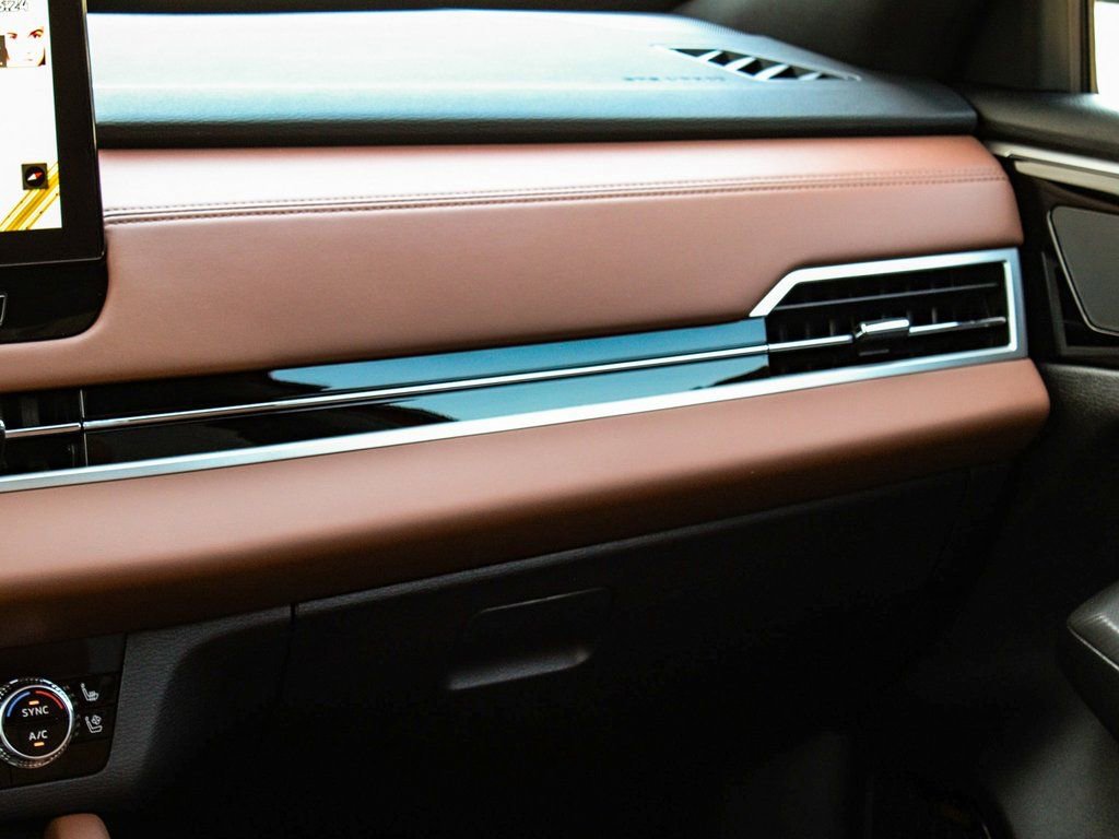 New 2025 Mitsubishi Outlander SEL image 18