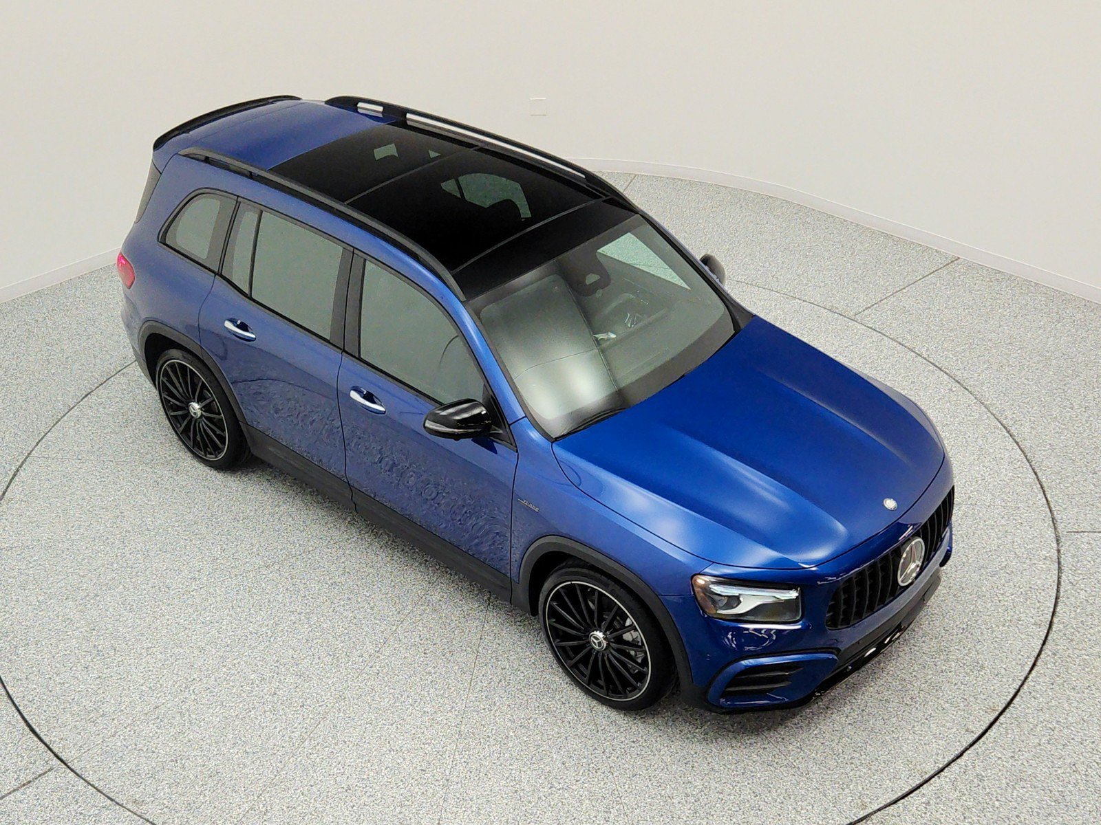 Used 2025 Mercedes-Benz GLB 35 AMG 4MATIC image 25