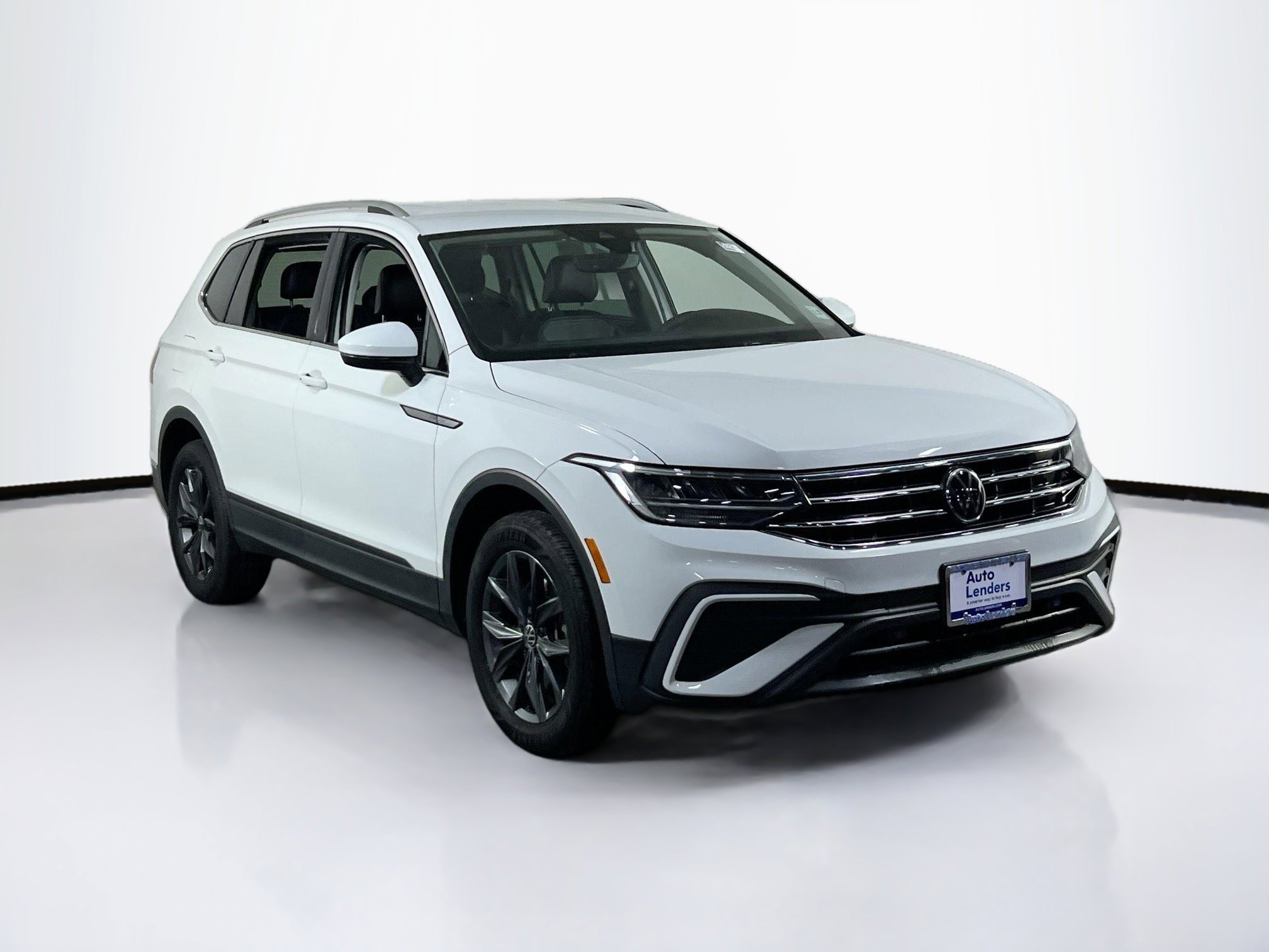 Used 2022 Volkswagen Tiguan SE image 3