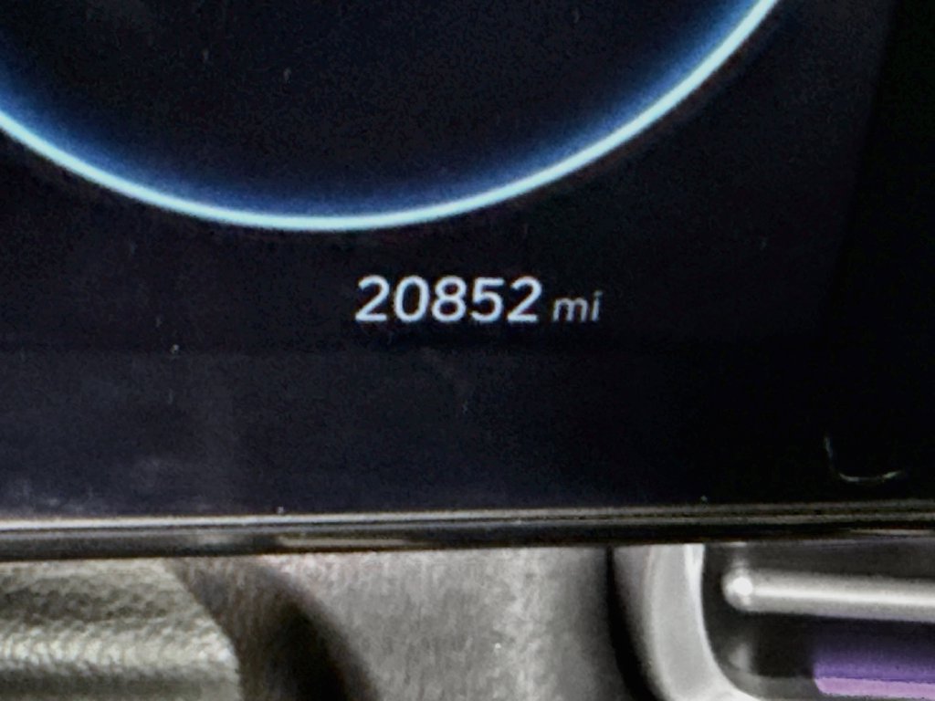 Used 2023 Hyundai Elantra Limited FWD image 5