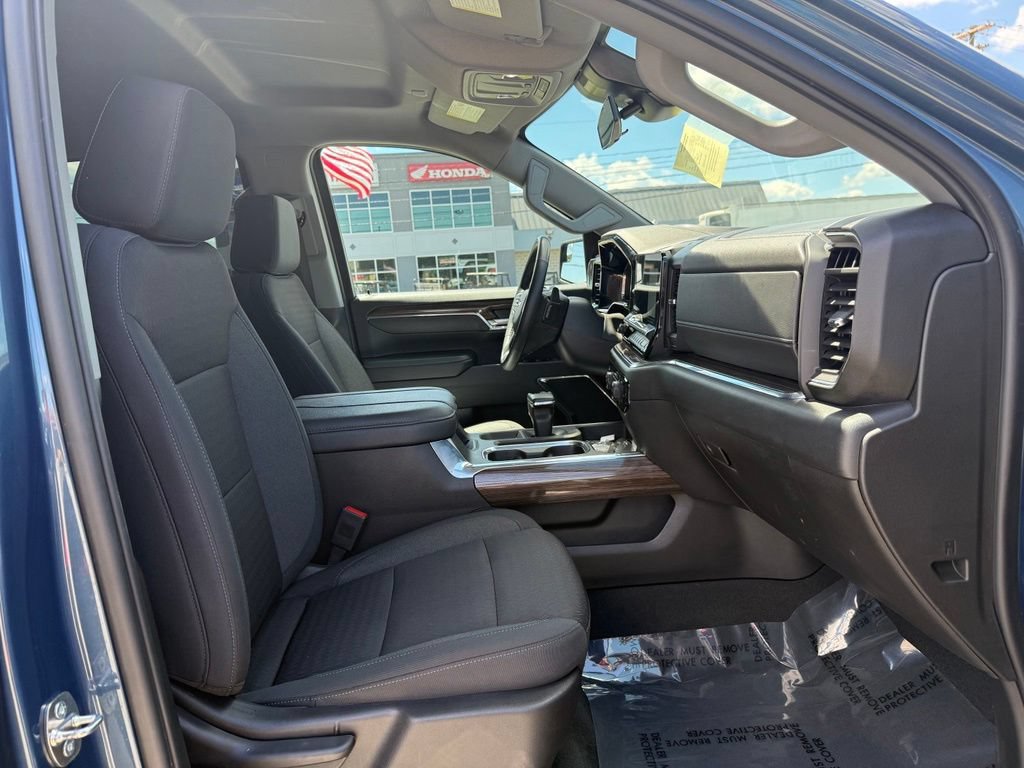 Used 2024 Chevrolet Silverado 1500 RST w/ Protection Package AWD/4WD image 24