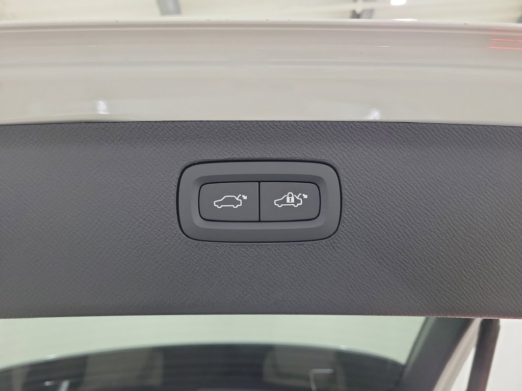 New 2026 Volvo XC90 B6 Ultra w/ Protection Package AWD/4WD image 11