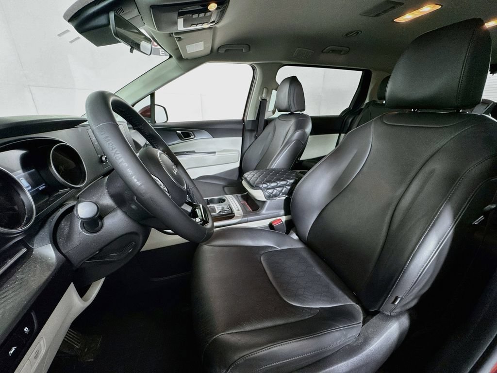 Used 2022 Kia Carnival LX FWD image 20