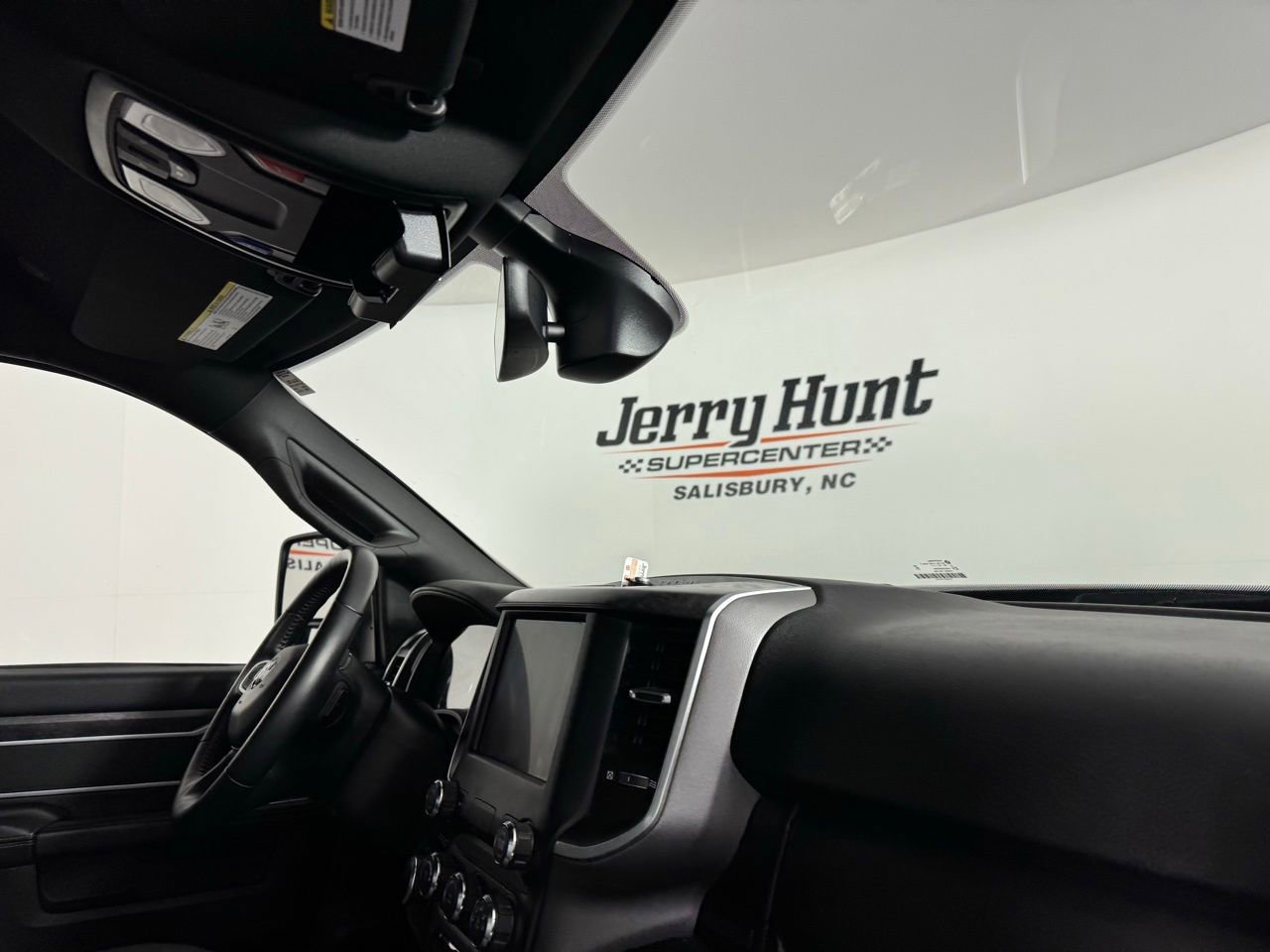 Used 2024 RAM 2500 Big Horn w/ Bed Utility Group image 27