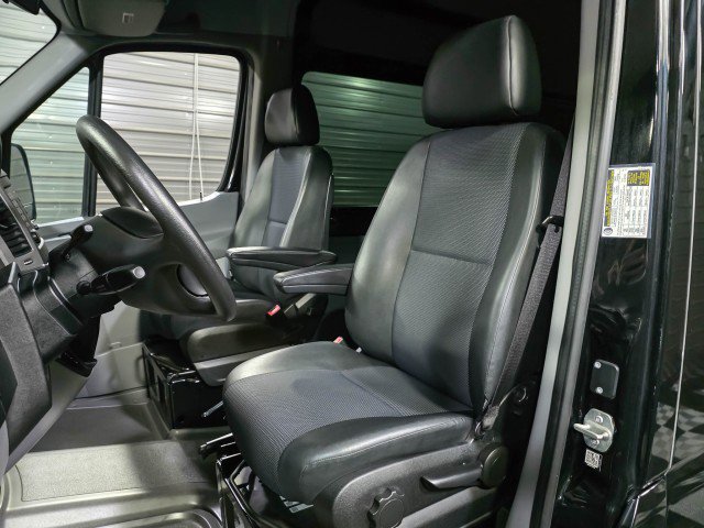 Used 2017 Mercedes-Benz Sprinter 2500 image 16