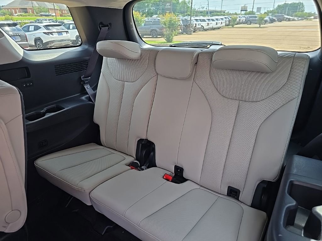 Used 2024 Hyundai Palisade Calligraphy FWD image 19