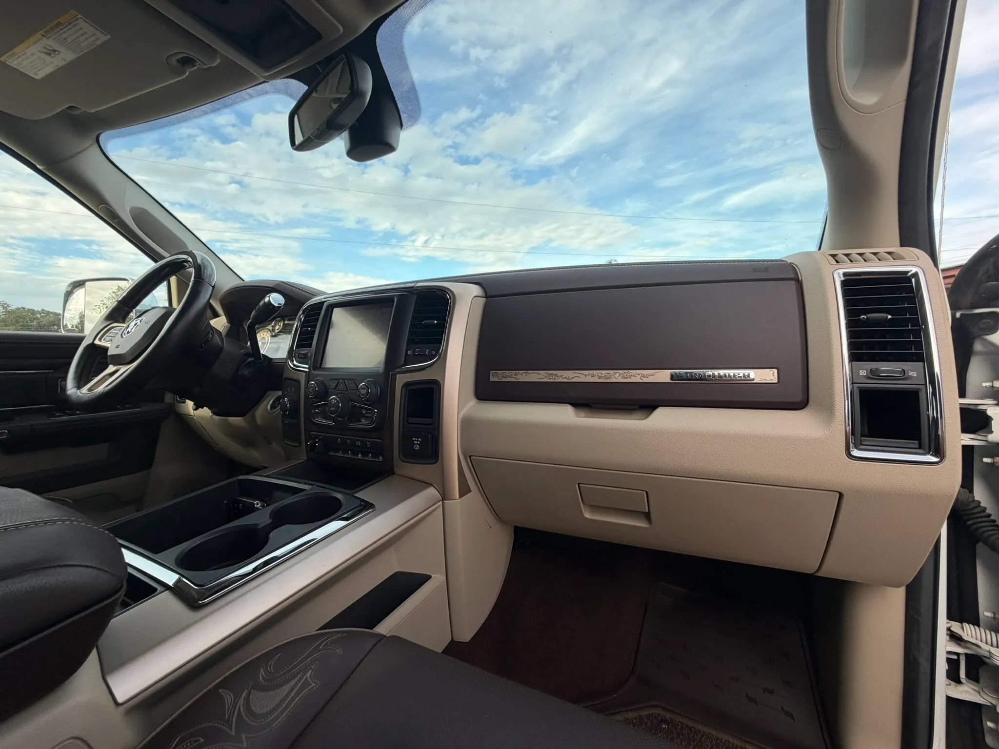 Used 2015 RAM 3500 Laramie Longhorn AWD/4WD image 23