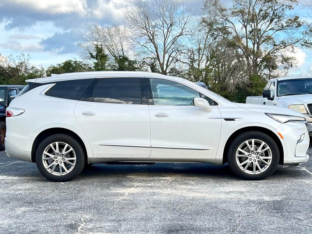 Used 2023 Buick Enclave Essence w/ Experience Buick Package image 22